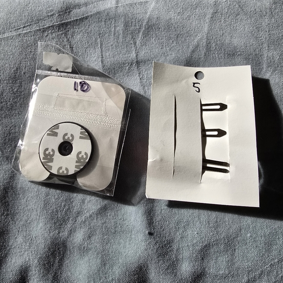 Hello Kitty Popgrip, Pochacco Hair Clips & Cinnamonroll Clip - Picture 2 of 2